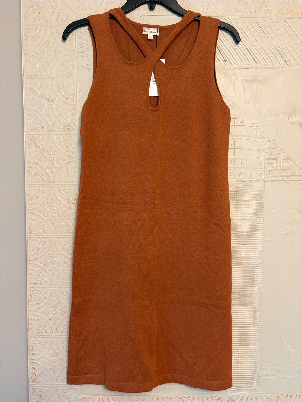Sleeveless Keyhole Knit Dress in Rust, size L